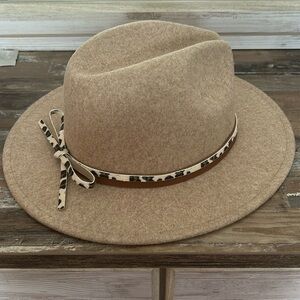 Francesca’s Western Neutral Hat NEW